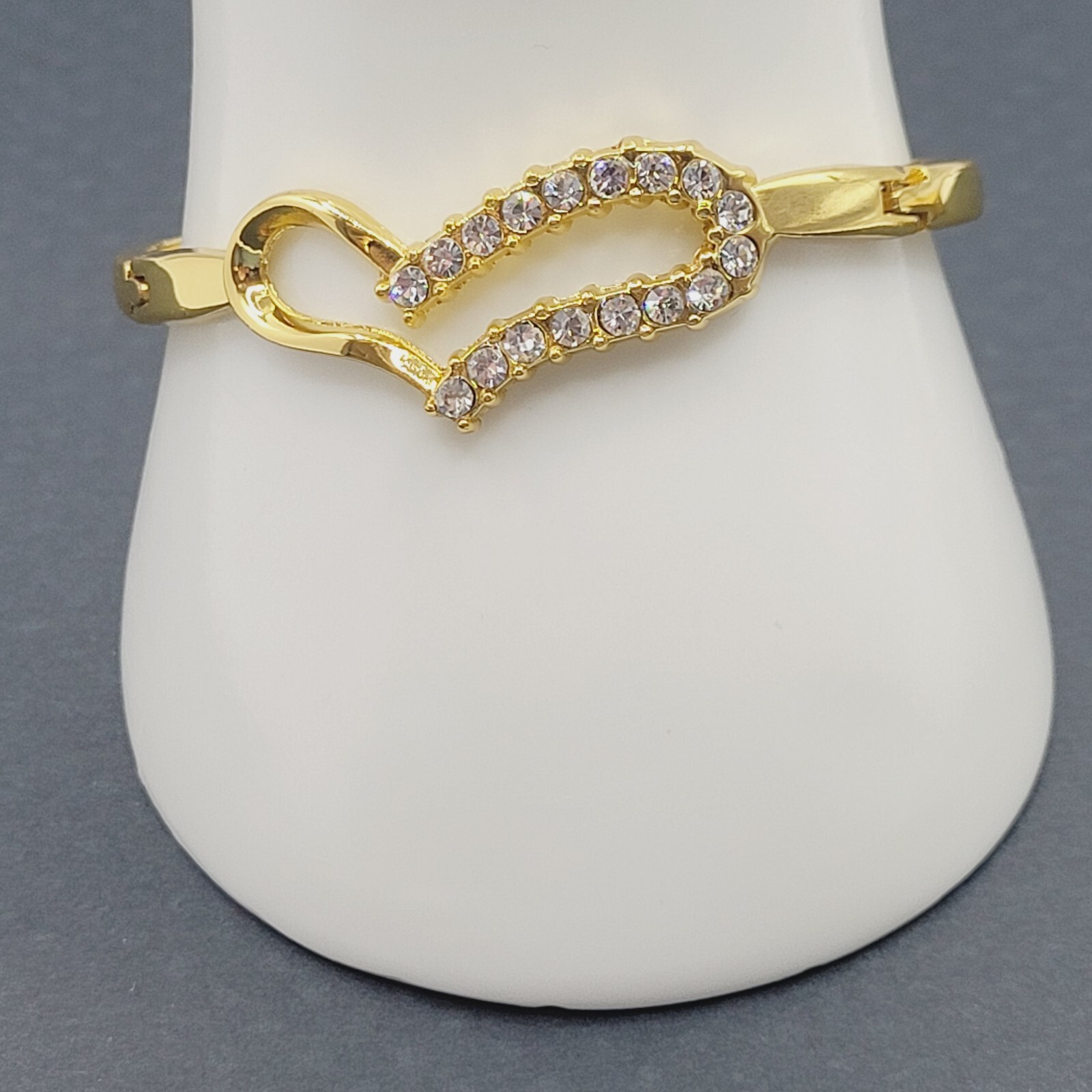 Austrian Crystal Rhinestones Modern Art Deco Heart Bracelet Gold Tone 8 Inch
