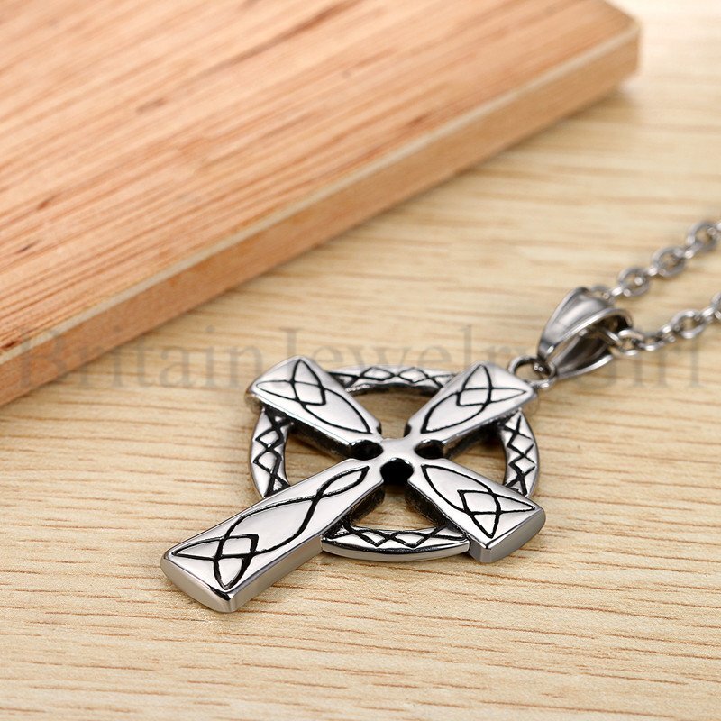 Vintage Men’s Stainless Steel Irish Celtic Knot Cross Pendant Necklace 22”