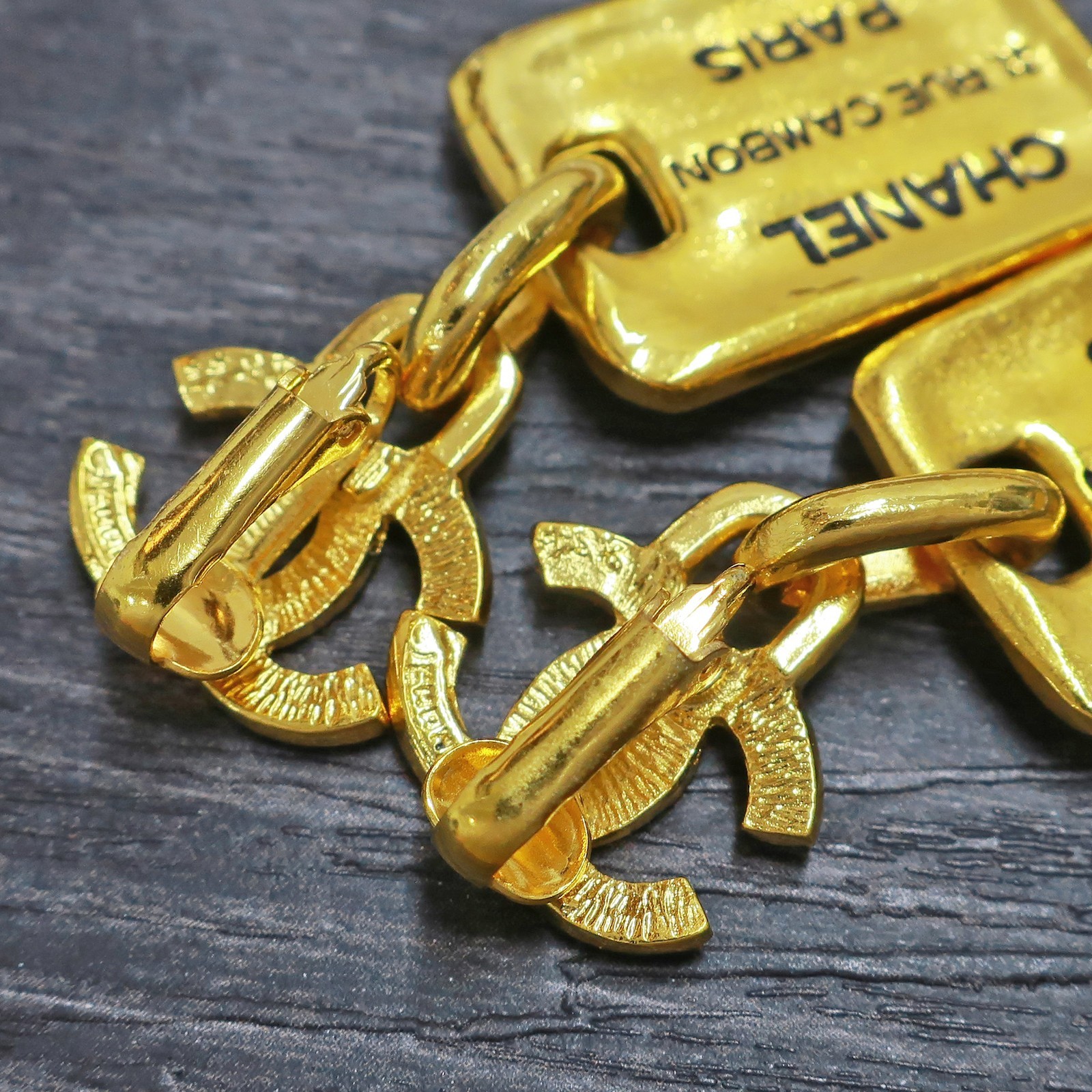 CHANEL Gold Plated CC Logoa Cambon Swing Vintage Clip Earrings #1281c Rise-on