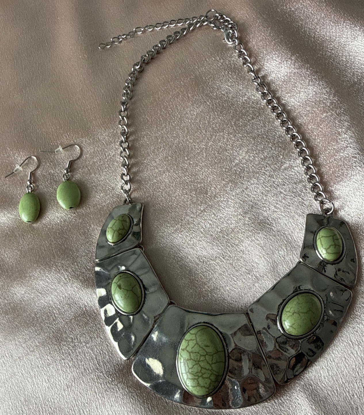 MYSTIC JADE Green Stone Statement Necklace Set with Hammered Silver Tone Metal