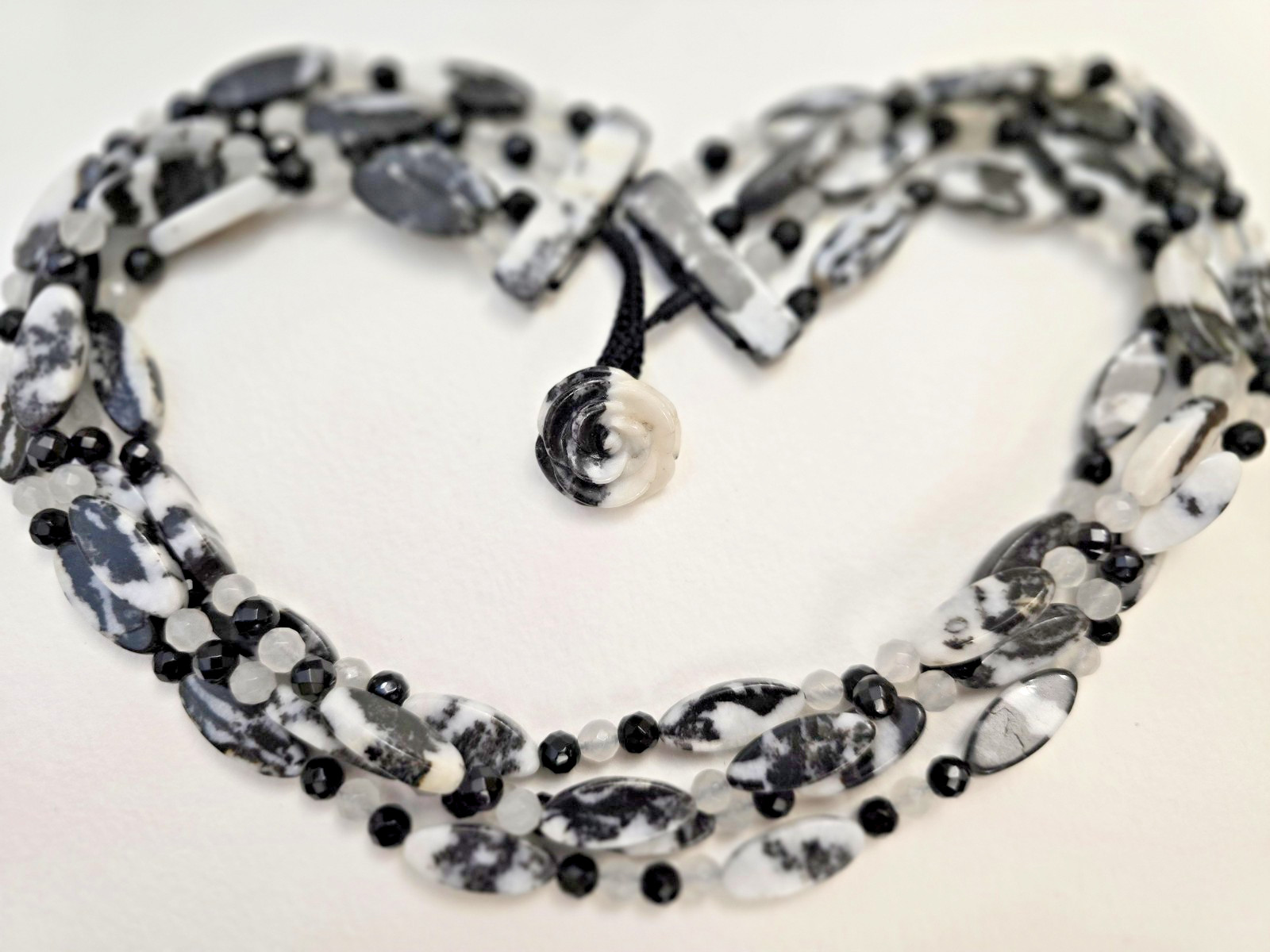 LOLA ROSE FOUR STRAND MONO QUARTZ & ZEBRA JASPER GEMSTONE NECKLACE 19″ – NWOT