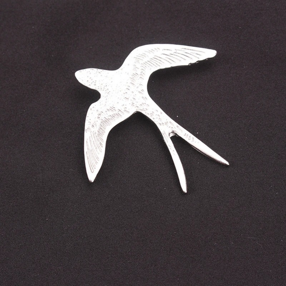 Women Men Unisex Swallow Lover Brooch Fashion Birds Pins Badge Jewelry