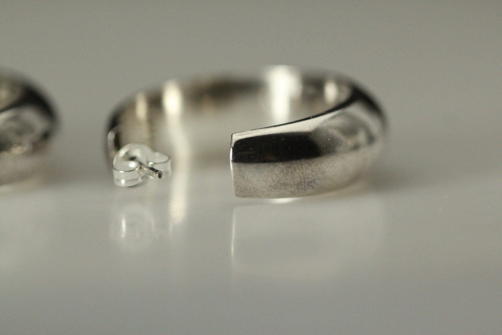 Hollow “C” Shaped Hoop Post 925 Sterling Silver Earrings 10.3 grams (EAR5708)
