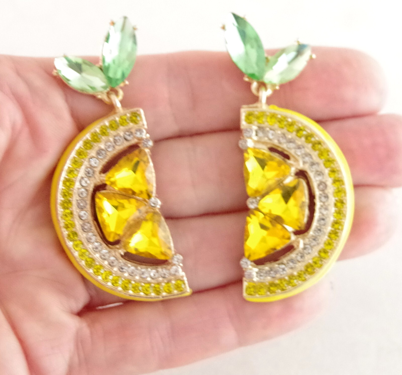 2.25″ BETSEY JOHNSON LEMON SLICE FRUIT CRYSTAL RHINESTONE DROP DANGLE EARRINGS