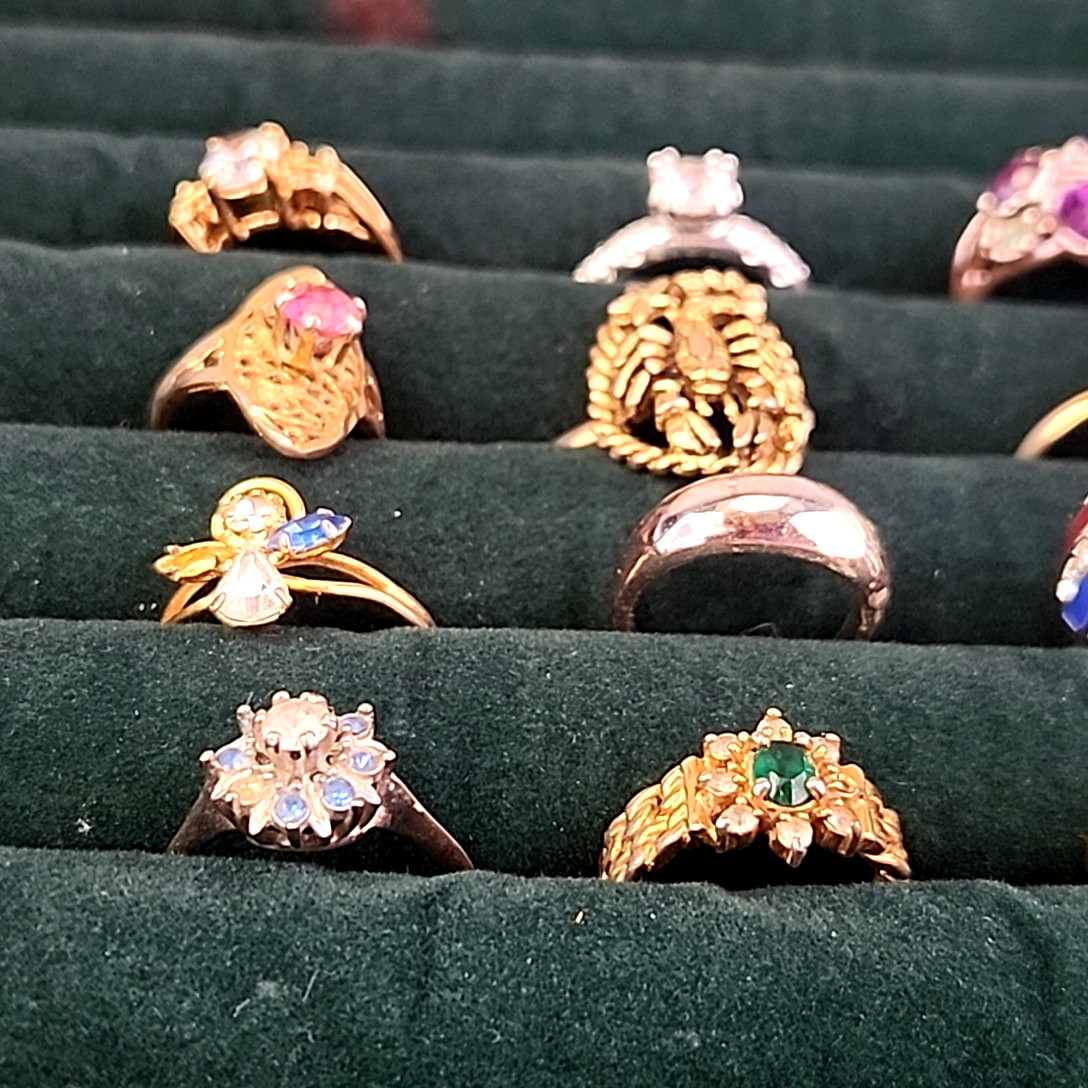 Ring Lot of 16 Rhinestones Multi Tone Various Sizes 6-8