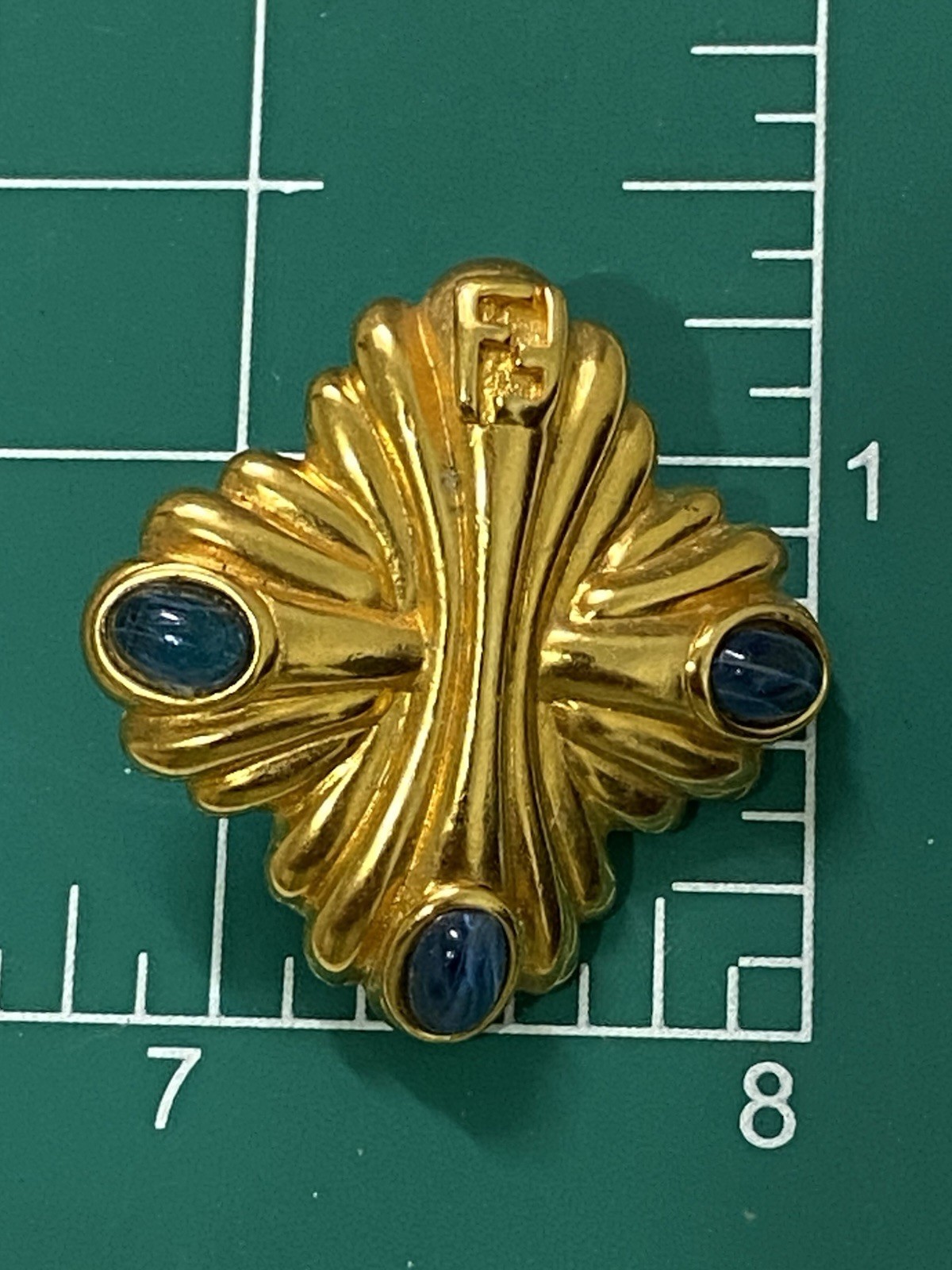 Fendi SINGLE EARRING Fendi Gold Tone Gripoix Glass Earring