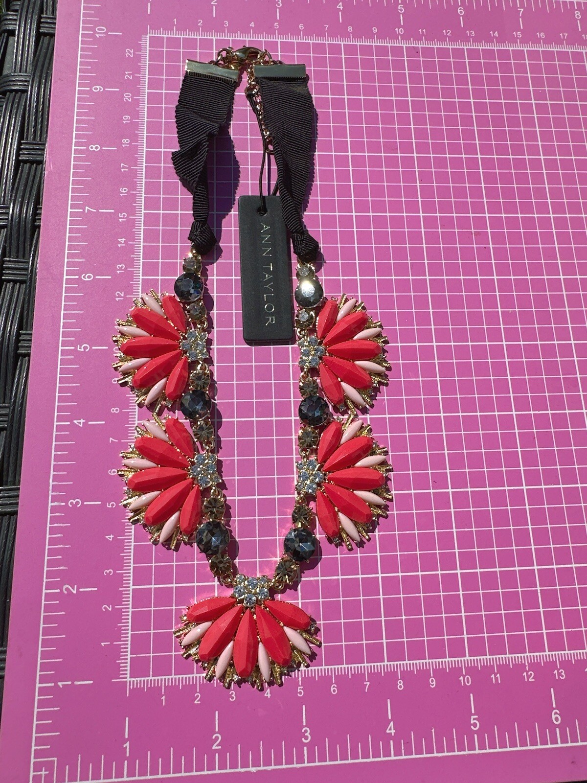 Ann Taylor orange pink flower necklace good tone black white crystals Adjustable