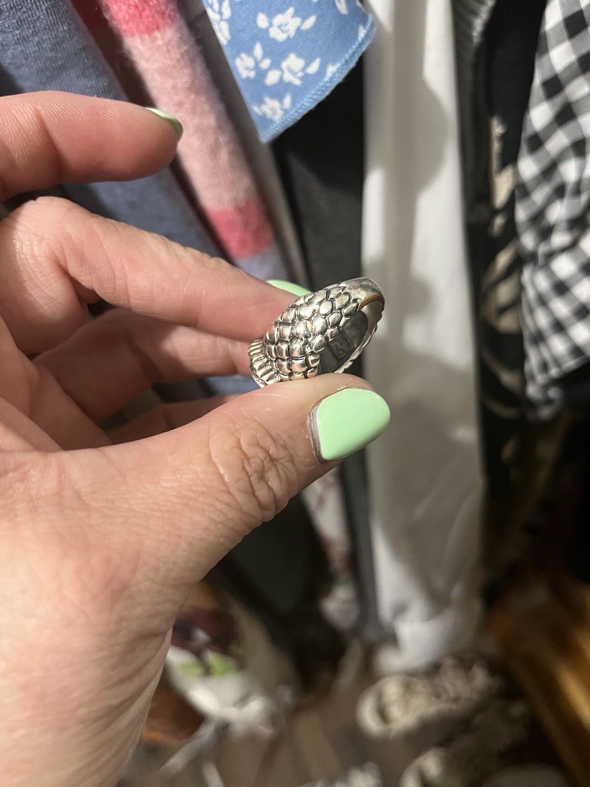 Dian Malouf Silver Tone Textured Band Ring Size 8 w/ Peridot Stone