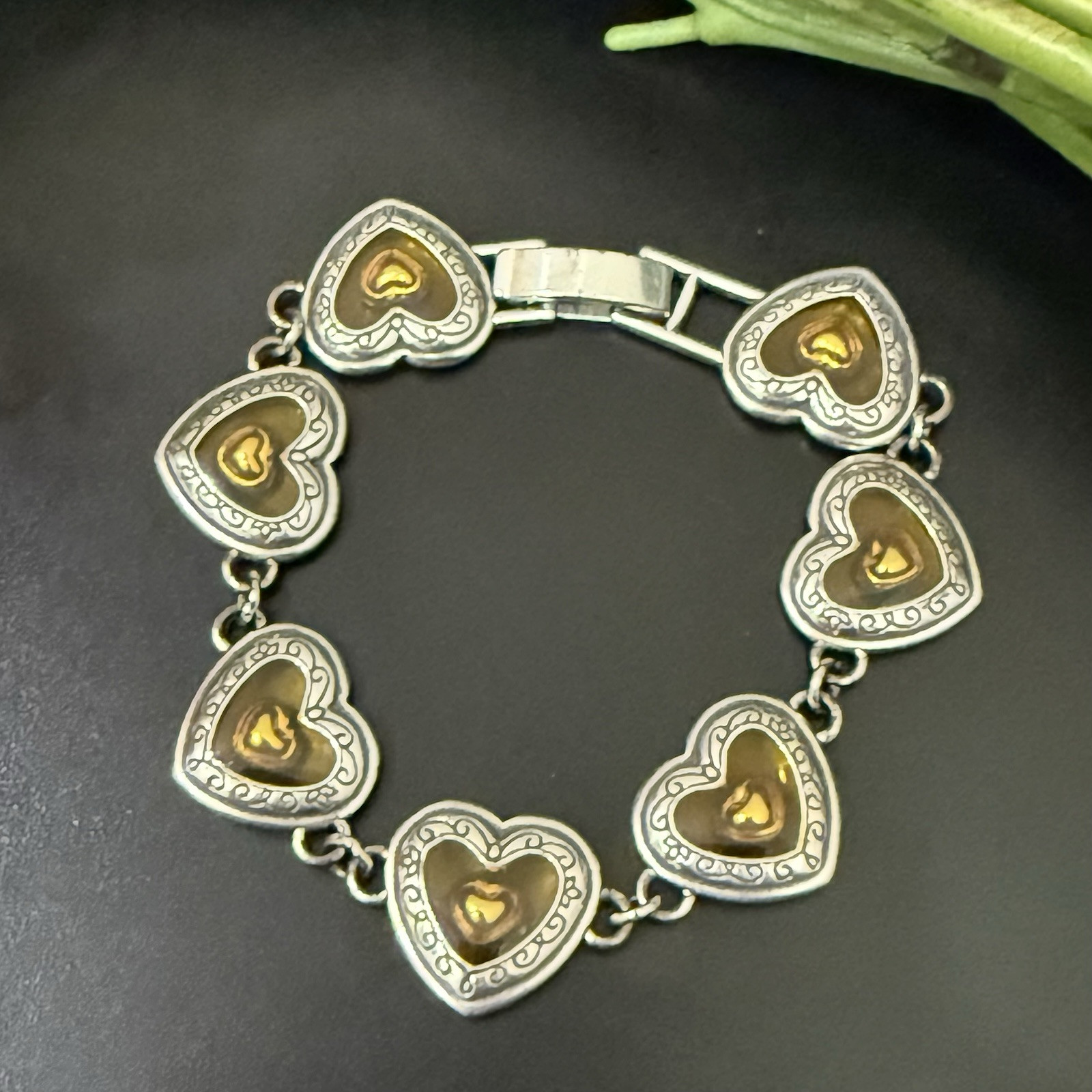 Retired BRIGHTON Free Floating Hearts Lucite Heart Links 7.75” Bracelet 30g.
