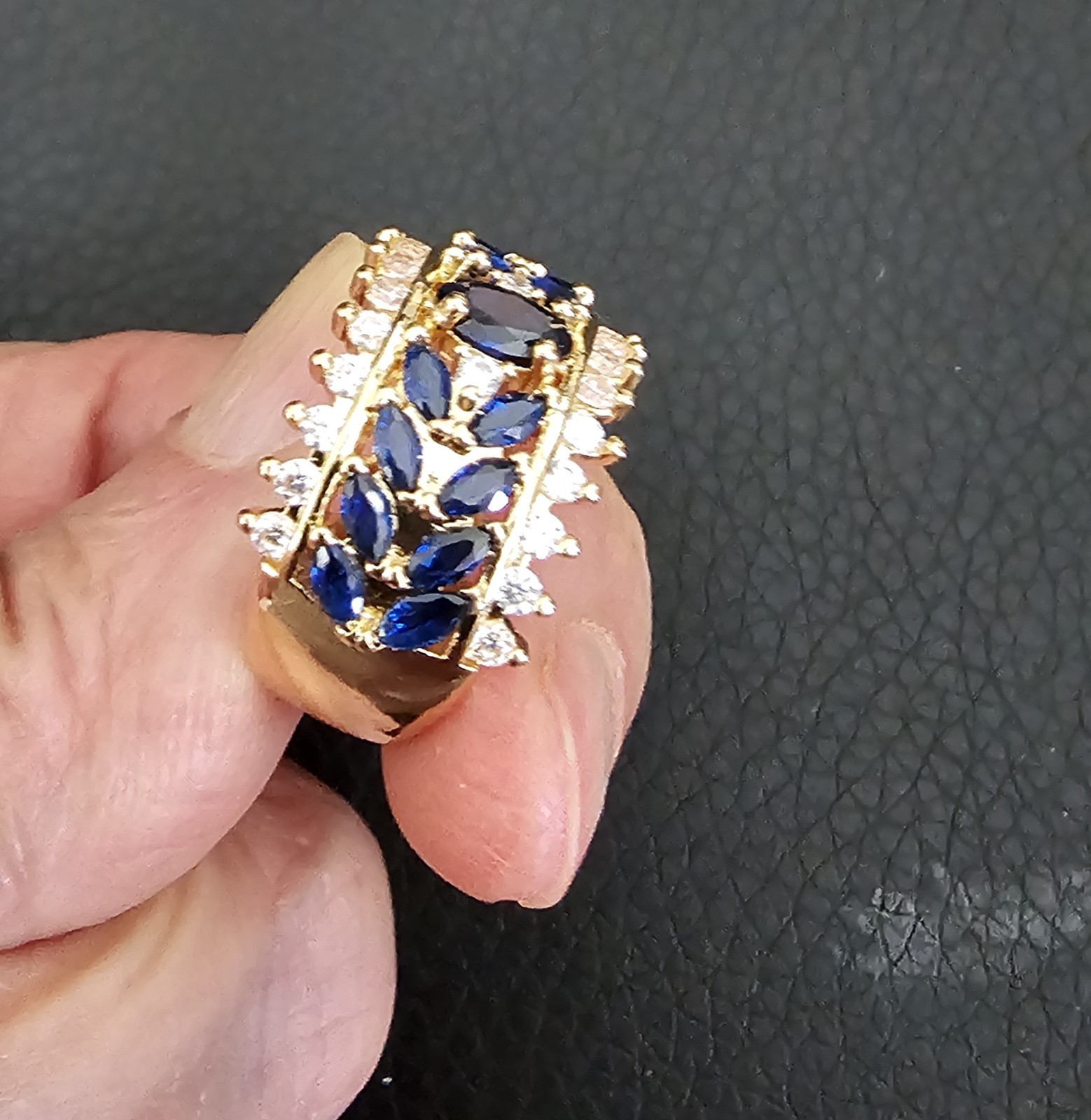 Elegant design Fire Blue Sapphire Stone Rings In Golden Color Ring Size 8