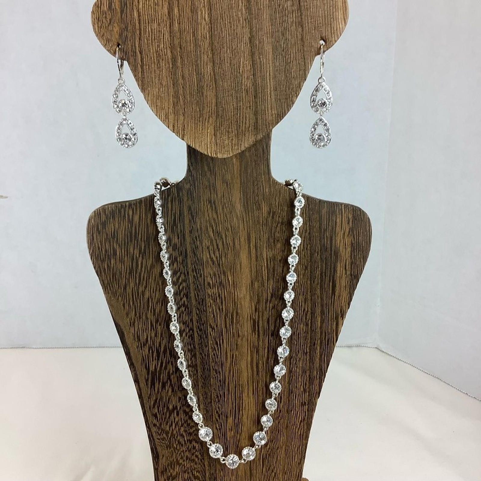 Glam Choker and Dangle Earrings Set Faceted Glass Beads in Silver Tone Setting