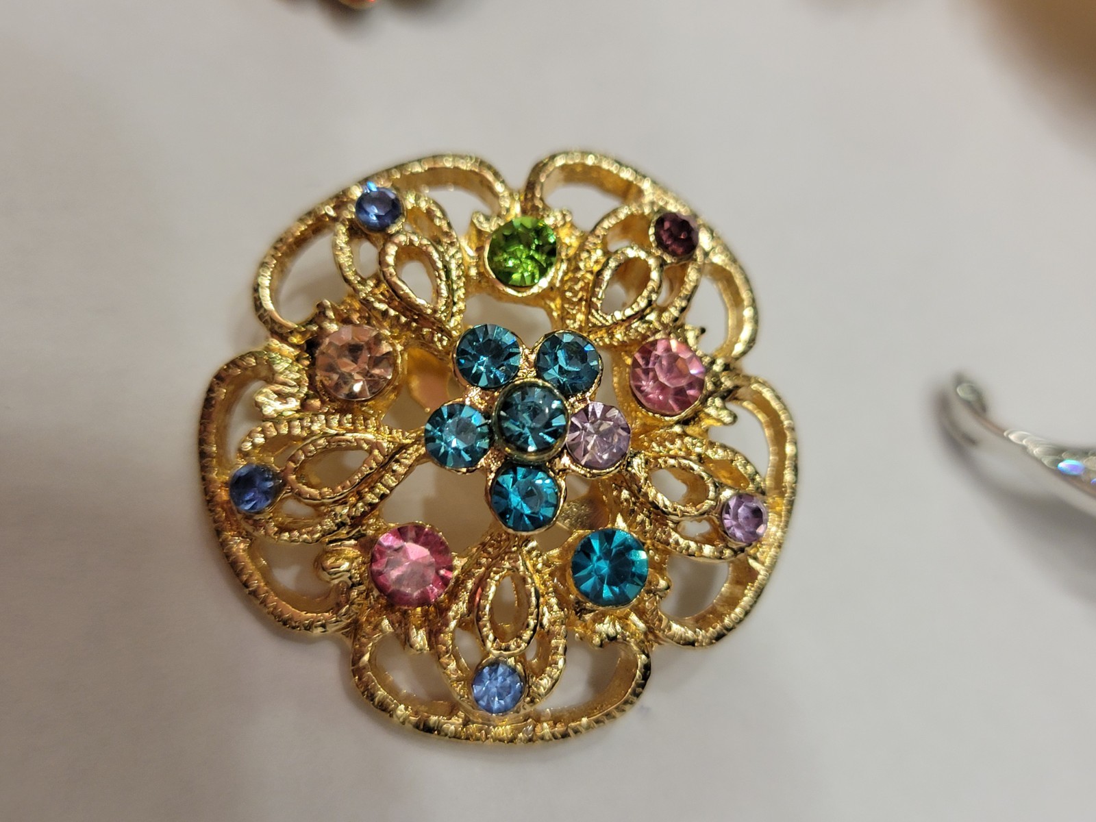 Gorgeous Rhinestone Flower Floral Leaf Stunning All Occasions Brooch Lot CA P56
