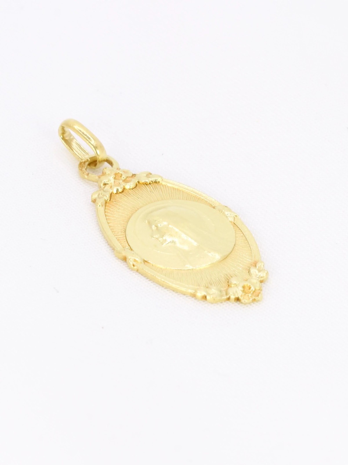 Art Nouveau religious medal in yellow gold
