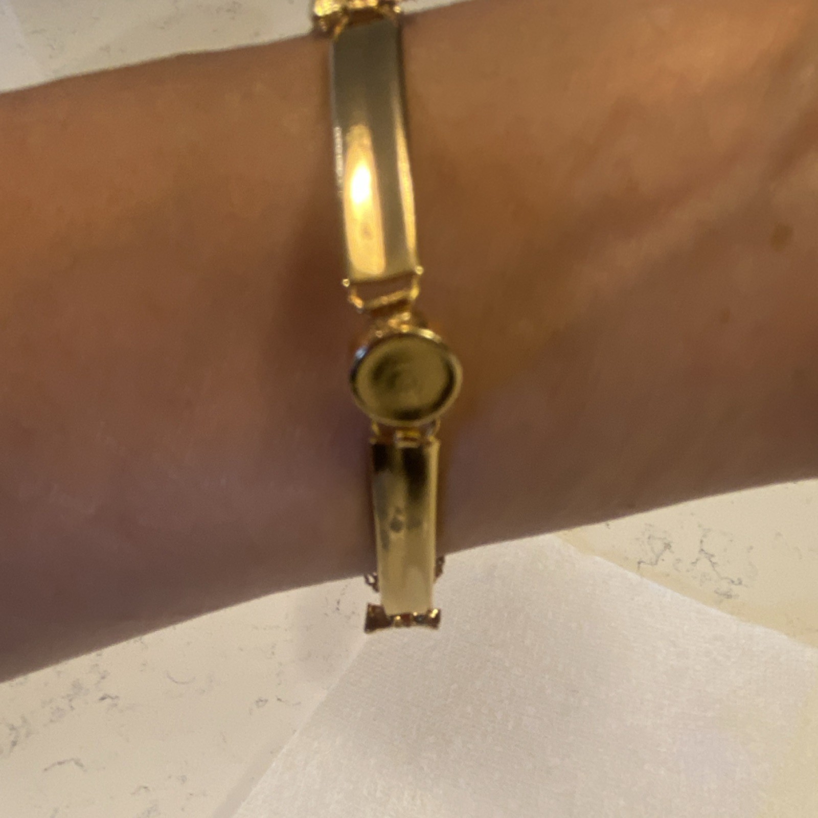 Gold-Tone Bar Link Chain Jade Bracelet Box Clasp Green Oval Cabochon Bezel 5