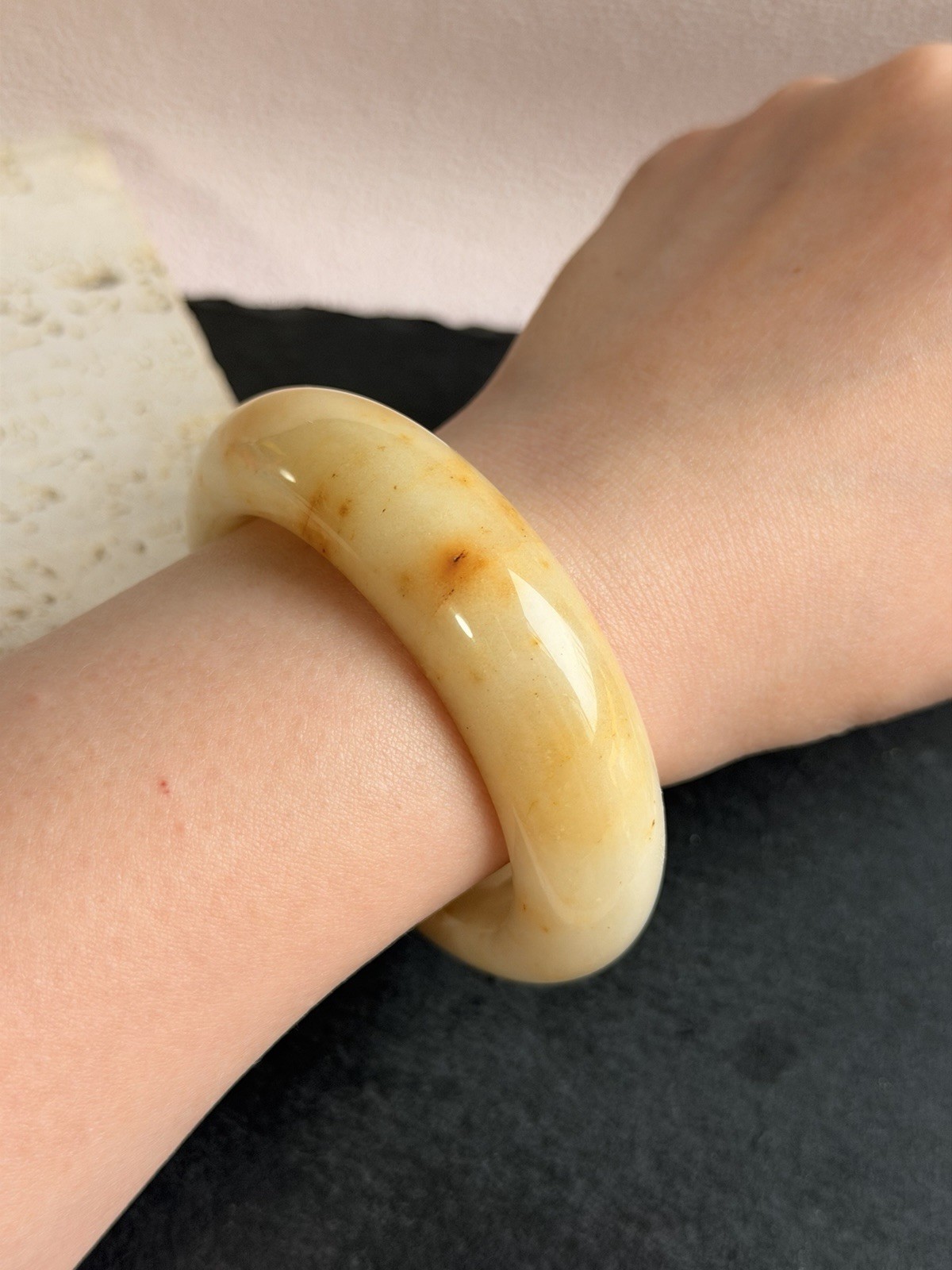 Natural Shoushan Jade Bangle 53.8mm Cream Ivory Jade with Honey Gold Inclusions