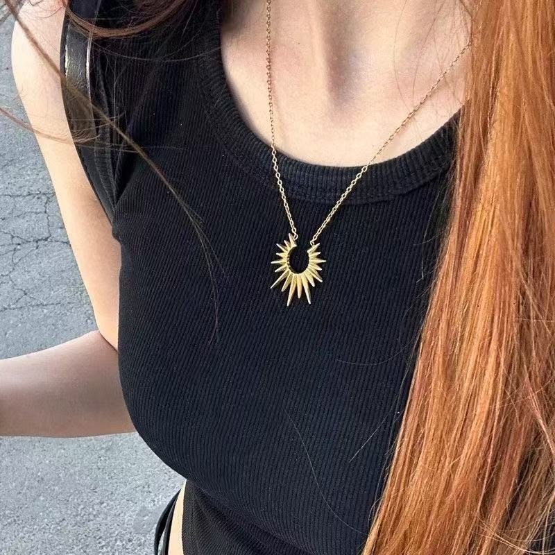 Open Sunflower Choker Necklace,Vintage Pendant Chain for Men Women,Unisex