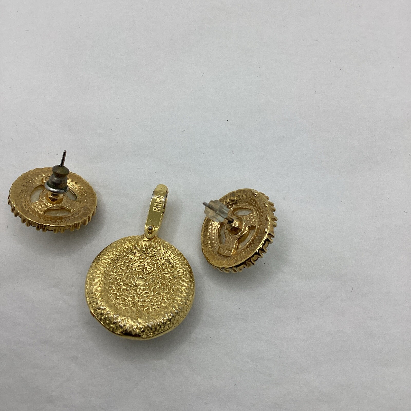 Roman Costume Jewelry Necklace And Earring Set. No Chain