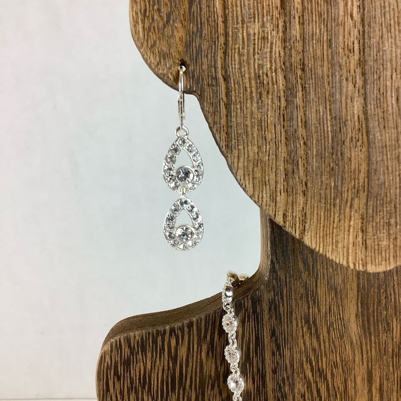 Glam Choker and Dangle Earrings Set Faceted Glass Beads in Silver Tone Setting