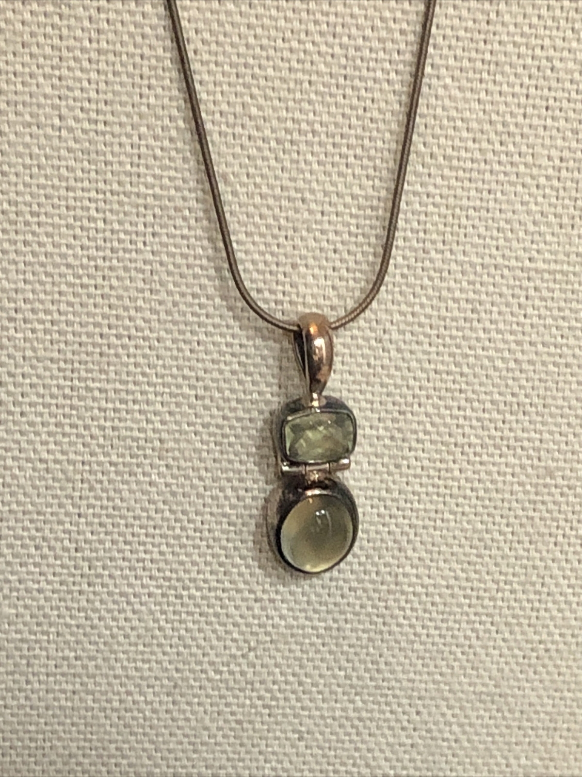2. Vintage Sterling silver 925 Prehnite Stone Snake chain Necklace 30″, 9.1g
