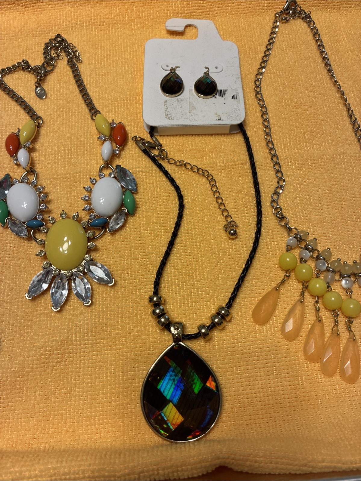 Fashion necklaces. 5 Piece Lot of Colored & Clear Gold Tone Fashion Necklaces