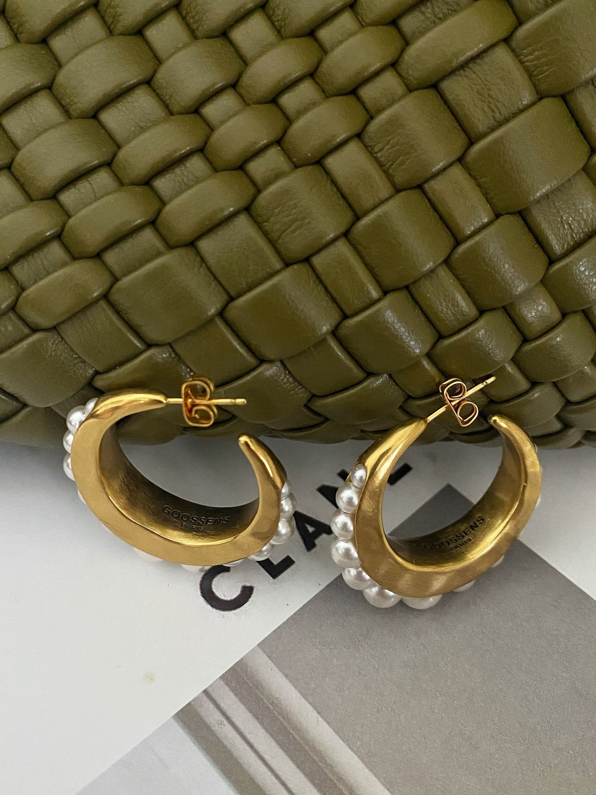 Goossens Retro Classic Charm Gold Plated C-shaped Natural Baroque Pearl Earrings