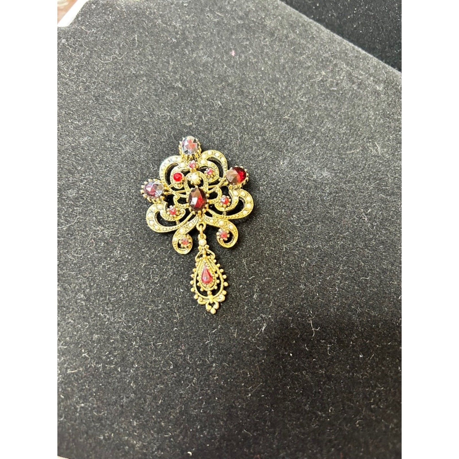 Gold-Tone Red Cabochon Filigree Pendant Brooch – Unbranded