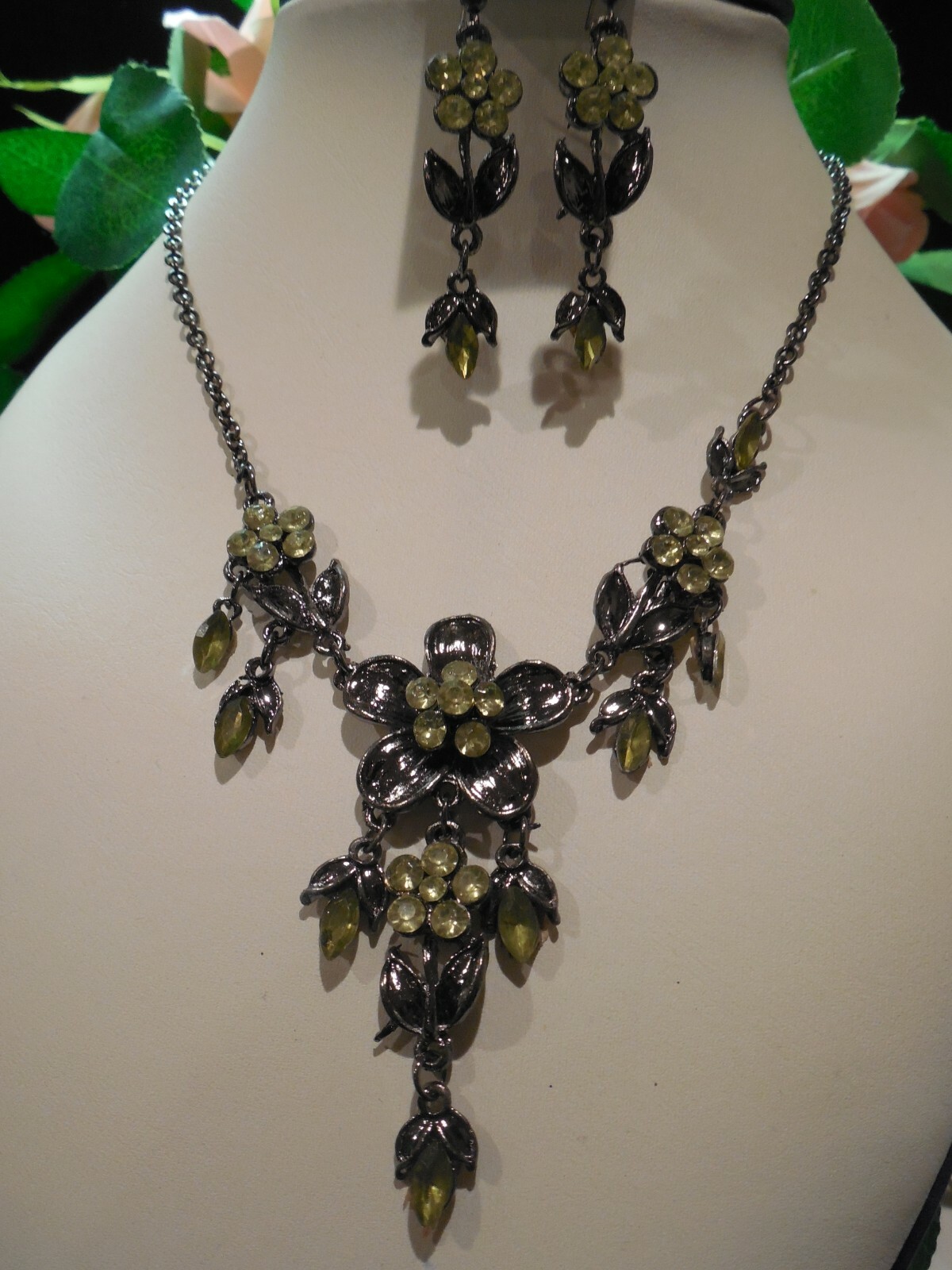 Ion Plated Black Stainless Steel Lime Rhinestone Floral Marquise Necklace Set