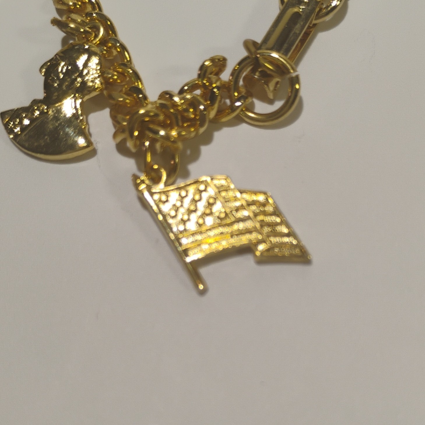 Gold Tone Curb Link Charm Bracelet Liberty Bell Patriotic 5.5 inch Small Wrist