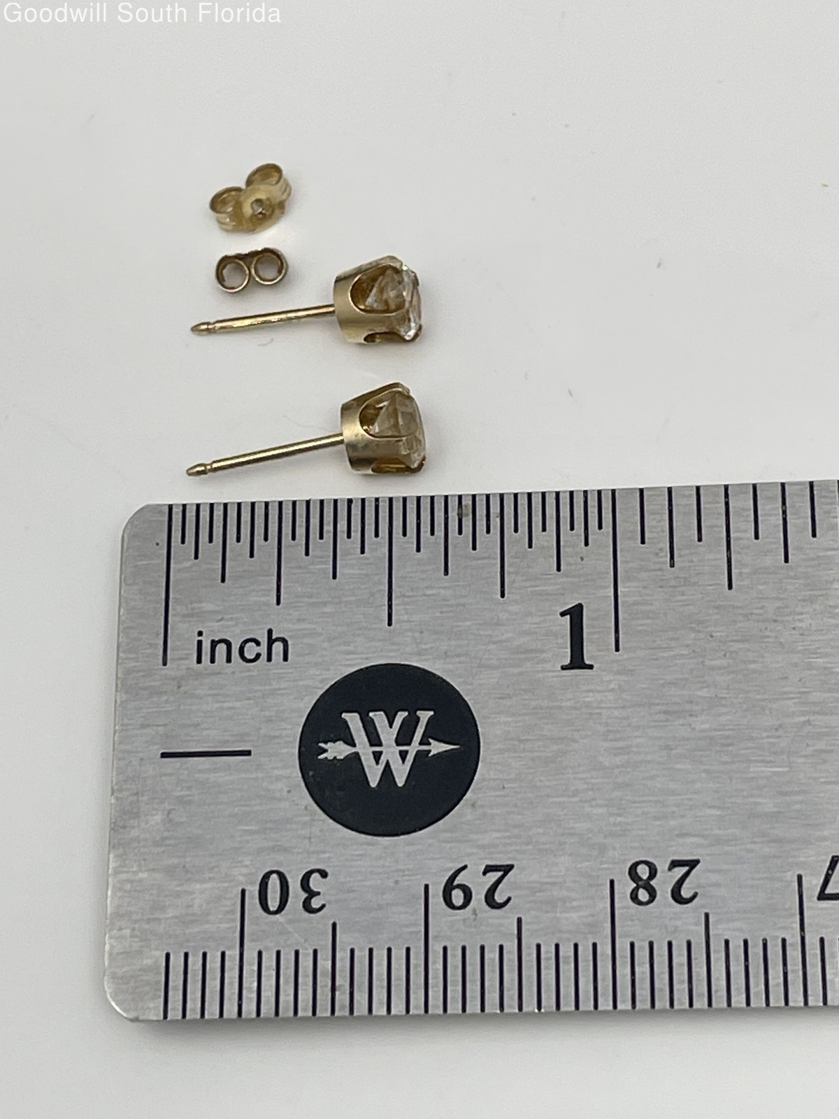 Gold 14K Earrings Women’s (Stamped 585/14K- Tested 13.56KT) Weight 1.0g