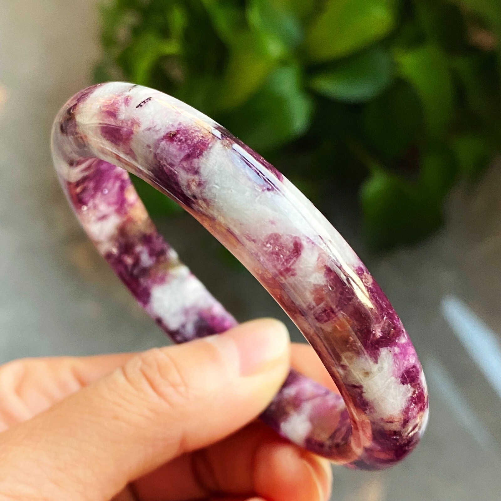 59.8mm Natural Purple lepidolite Quartz Crystal Gemstone Bangle C84