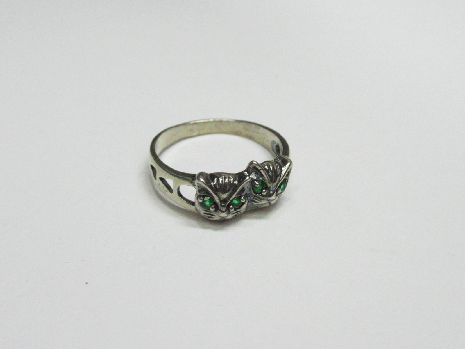 Women’s 925 sterling silver ring, cubic zirconia, 2,47 gr, size 7.