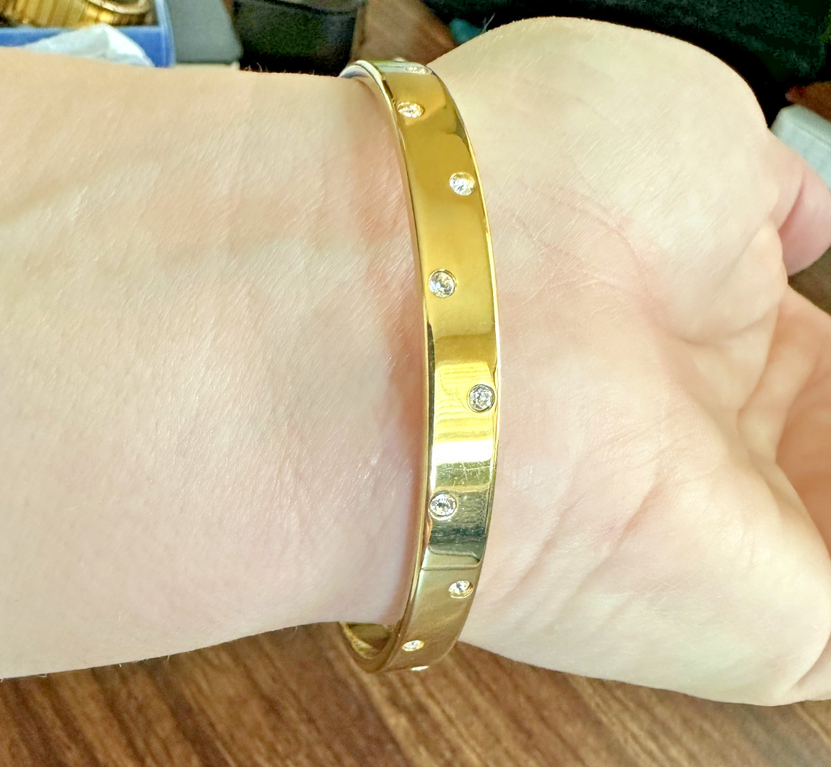 Authentic Swan Mark SWAROVSKI CRYSTAL gold tone BANGLE BRACELET Medium