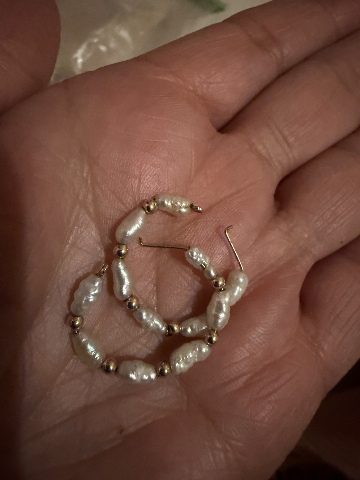 14K White Round Pearl Beaded Hoop Earrings Gold Tone Wire Closure 1.75 in