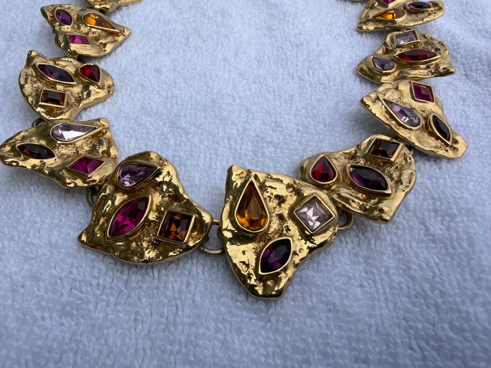 Yves Saint Laurent Necklace Heart Shaped Adorned Crystals 14″ Vintage