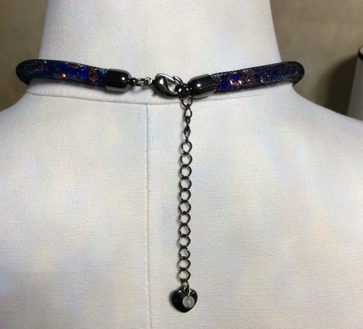 BETSEY JOHNSON’s Beautiful Blue And Pink Crystal Inlay Bow Lariat Necklace