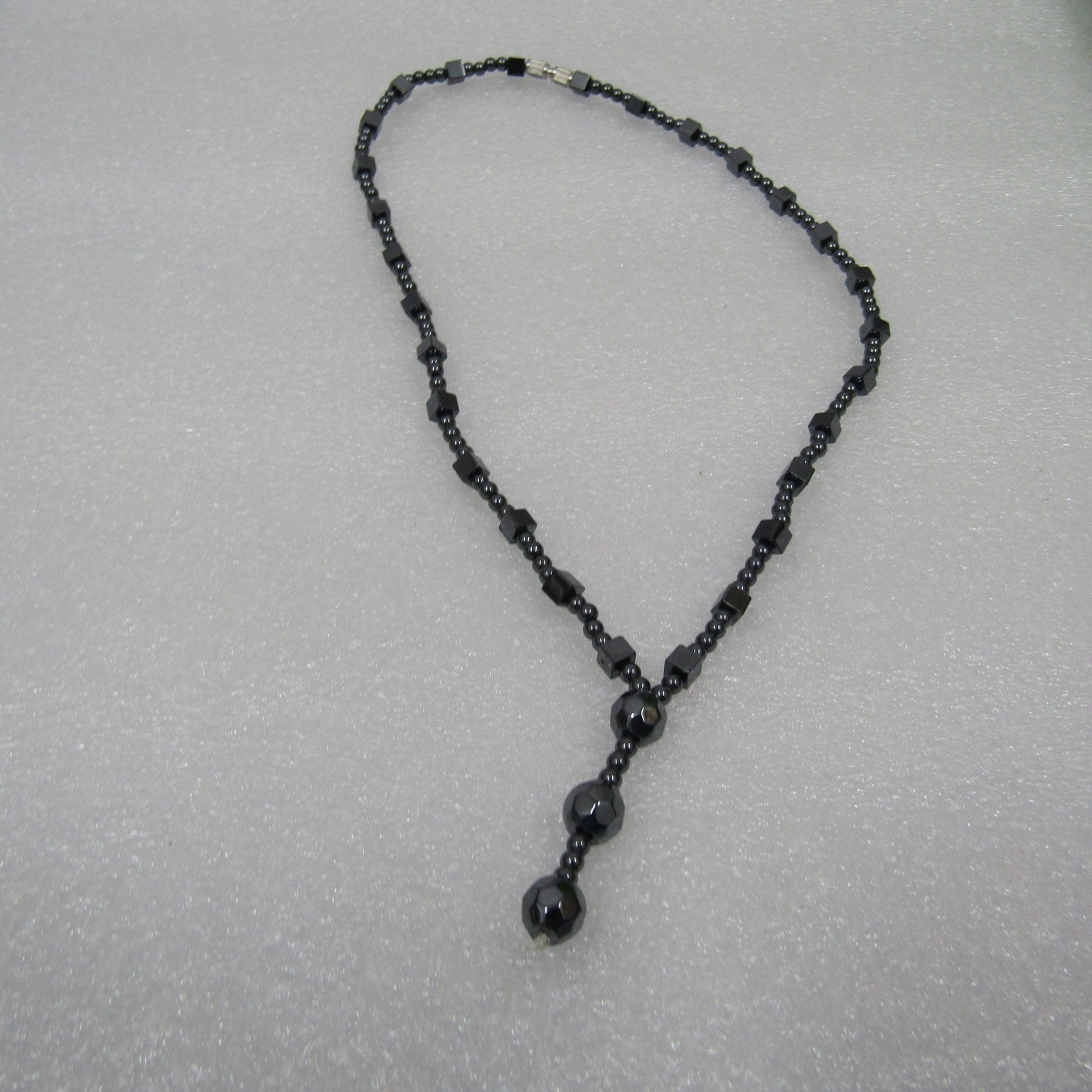 Women’s Jewelry Black Necklace Hematite Beads None Magnetic