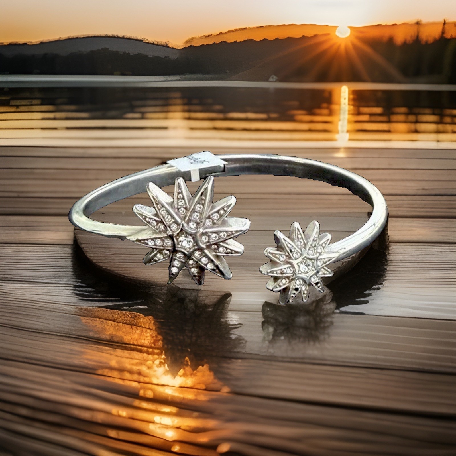 Brighton Bangle Contempo Starburst Hinged NWT