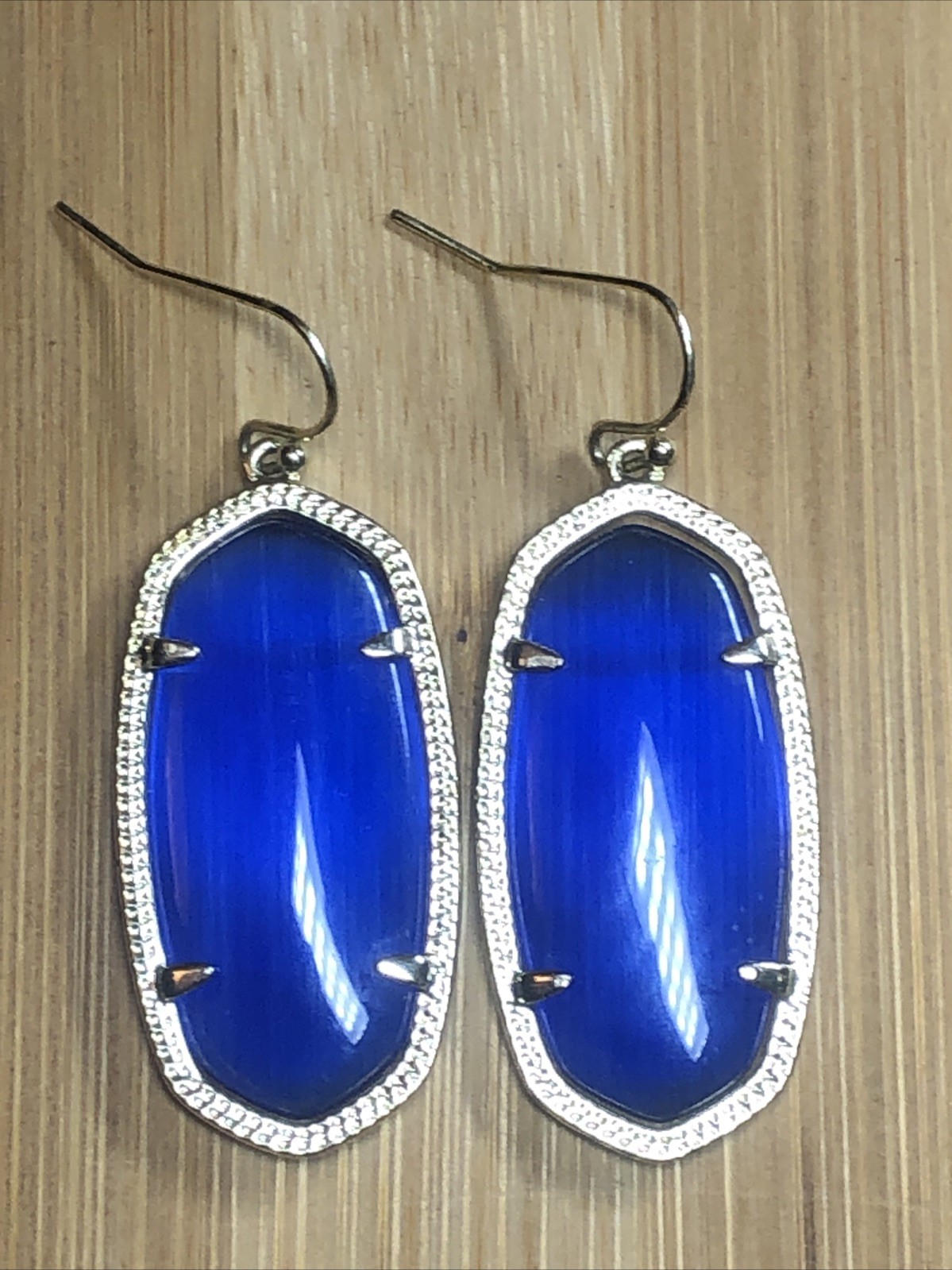 b47. Kendra Scott Elle? Gold tone Elongated Cobalt Blue Hook Earrings 1 7/8″