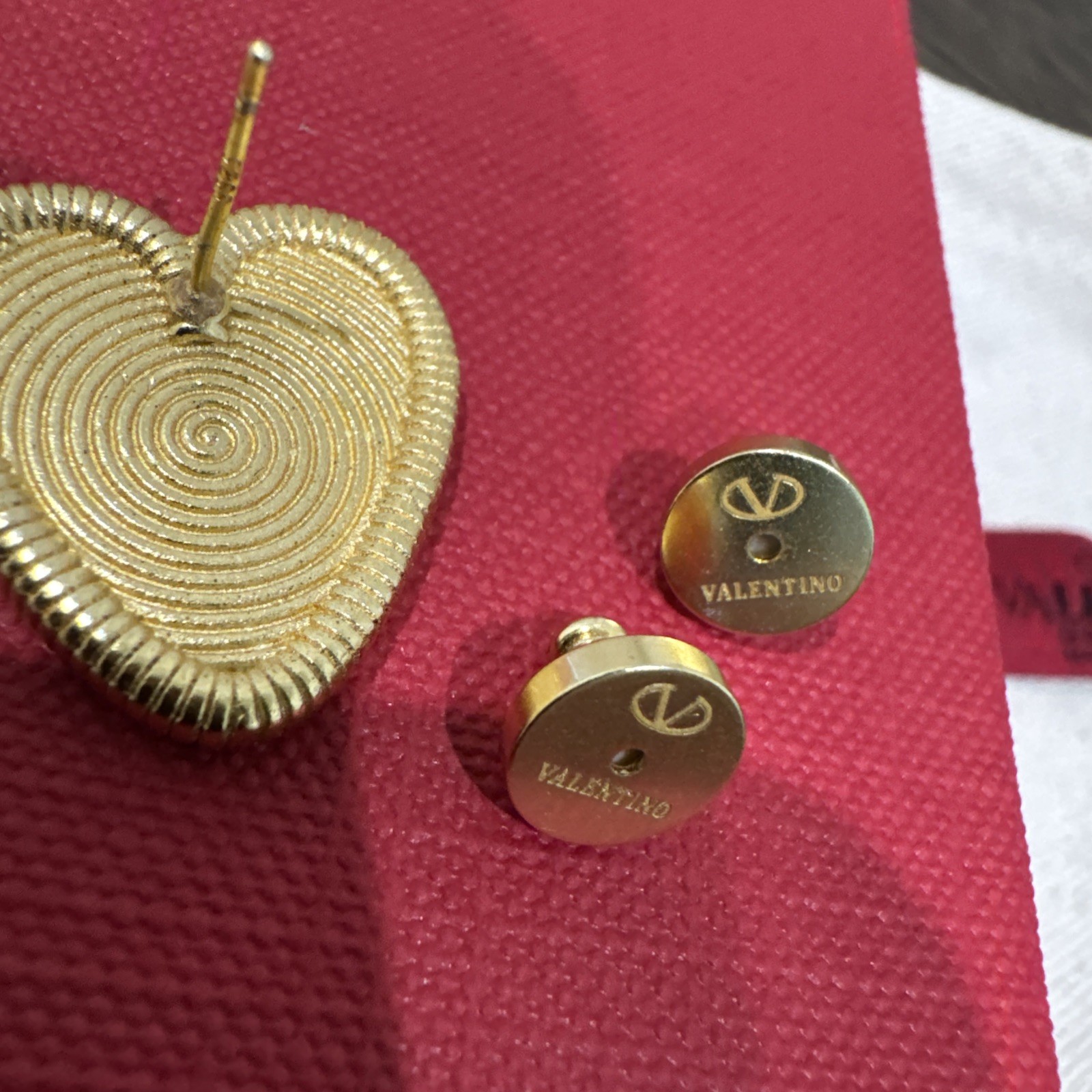 Valentino Garavani heart-shape stud earrings Gold Made in Italy Contemporary