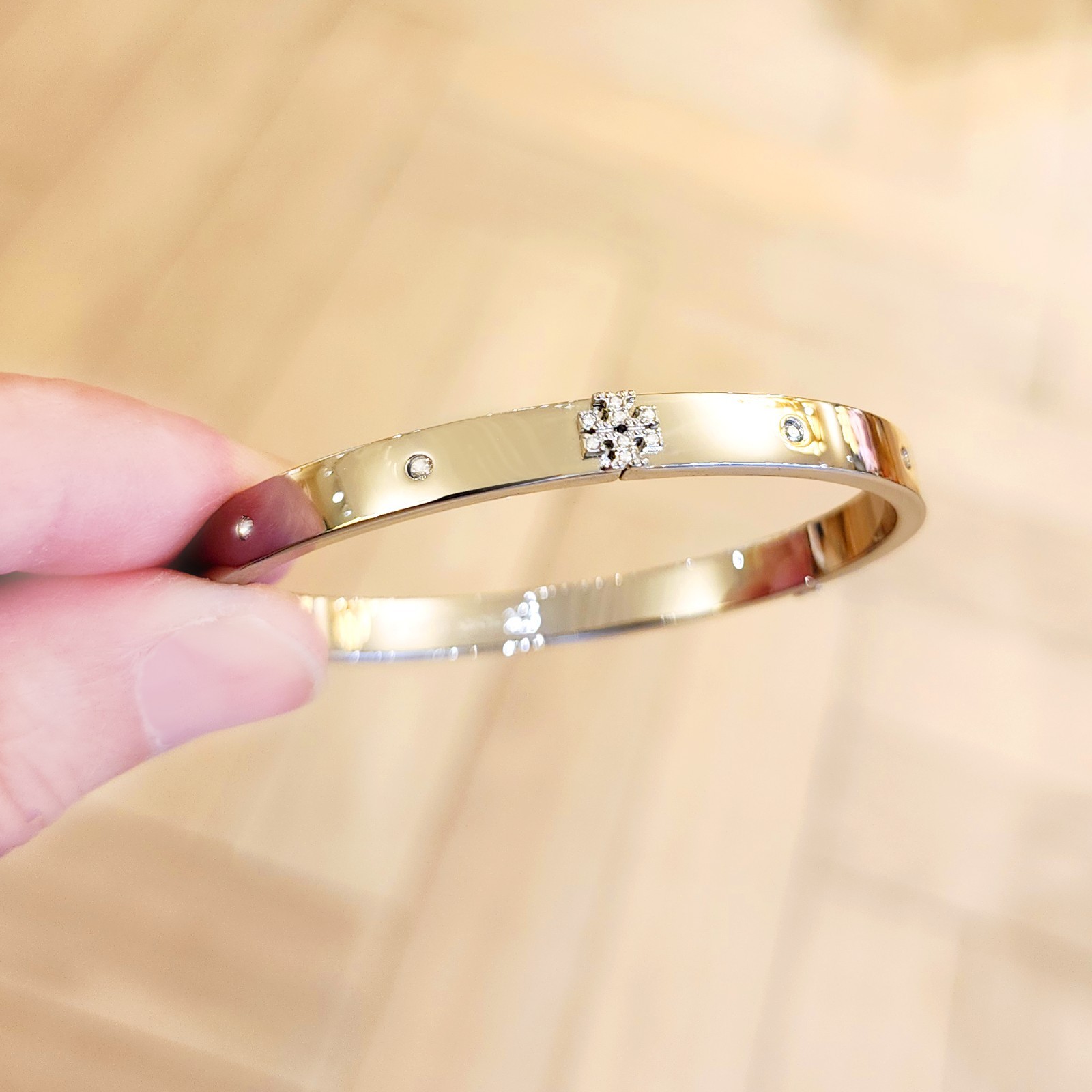 Authentic Tory Burch 18K Gold Plated Pave Logo Hinge Bangle Cuff Bracelet 164157