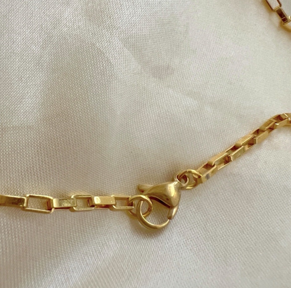 18K Gold Plated Locked Heart Carabiner Necklace Titanium Steal Womens Jewelry