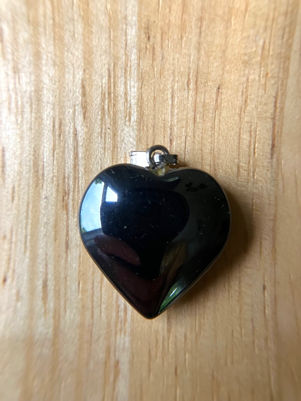 Lot Of 5 New Natural Dyed Stone Heart 3/4″ Pendants In Various Colors