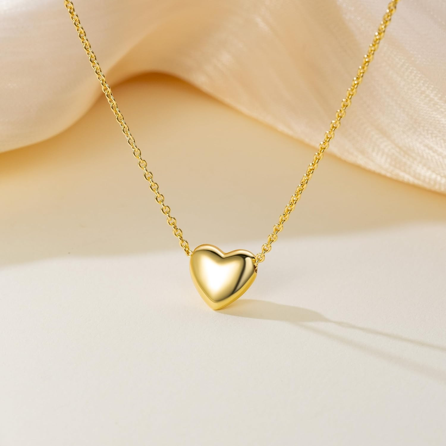 Gold Necklace for Women 14K Gold Pendant Necklaces for Women Charm Beauty Elegan