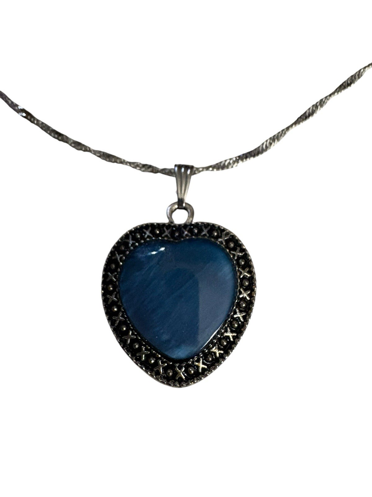 Dark Blue Heart Pendant On 18” Silver Tone Twisted Chain w/Extender 2.5” Jewelry