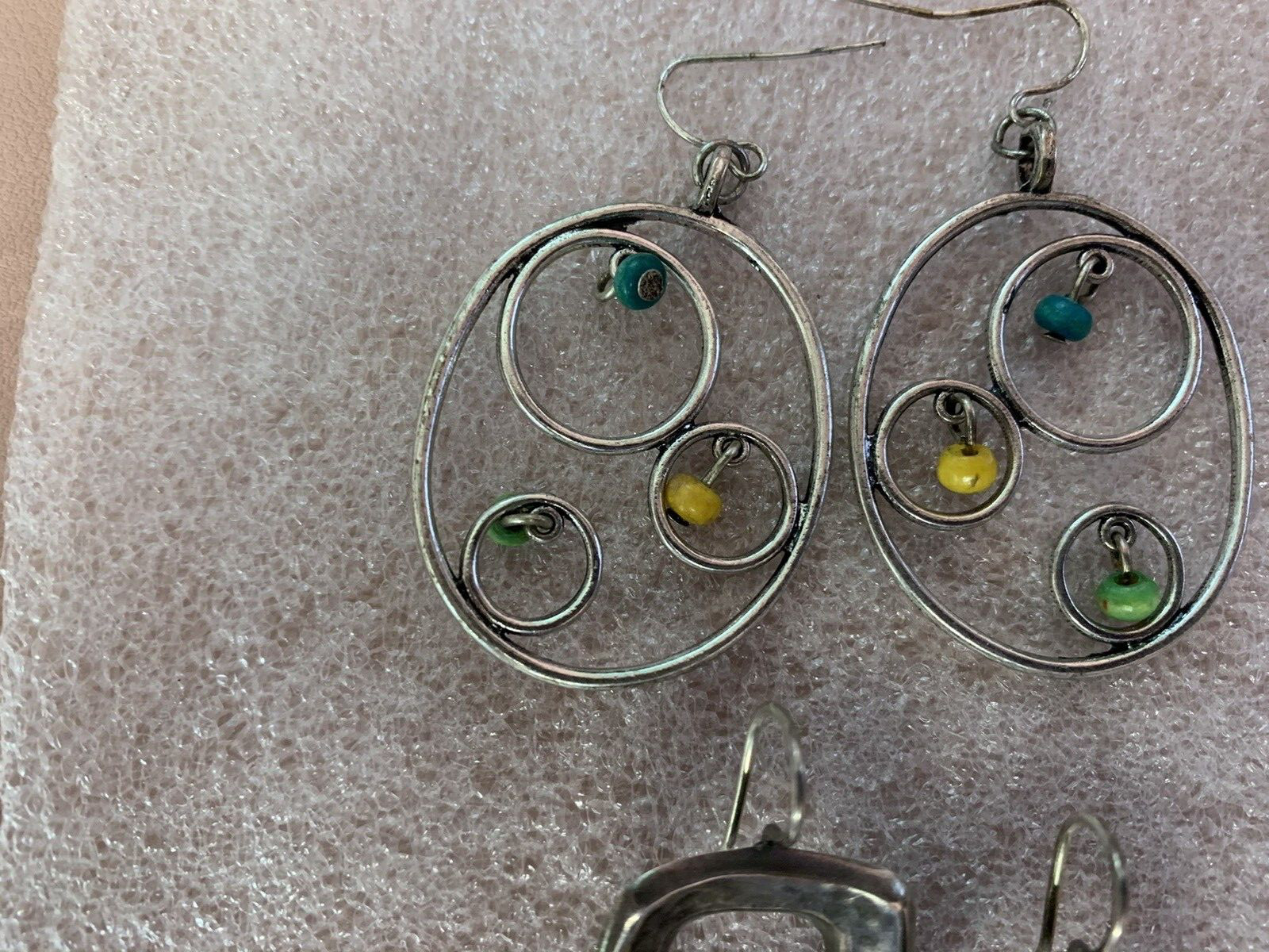 8 Pair Earrings Great Assortment Beads Dangles Dressy Casual