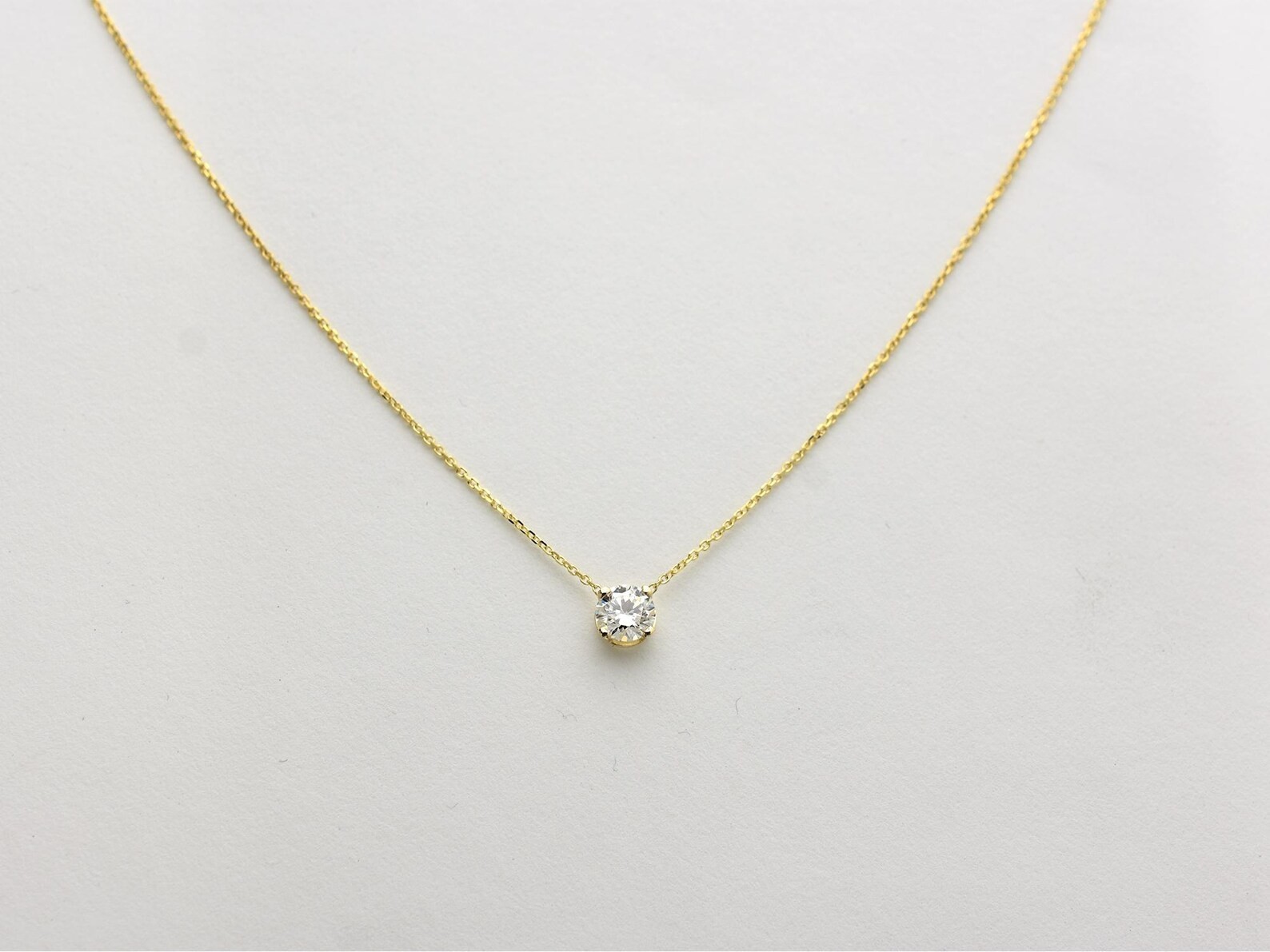 Lab Grown 1.00 Ct Round EF VS Diamond Prong Solitaire Necklace in 14K Solid Gold