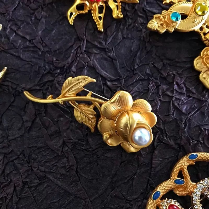 Wholesale 10 Vintage Palace Baroque Brooches Mixed Gold Plated Colorful Gem Pins