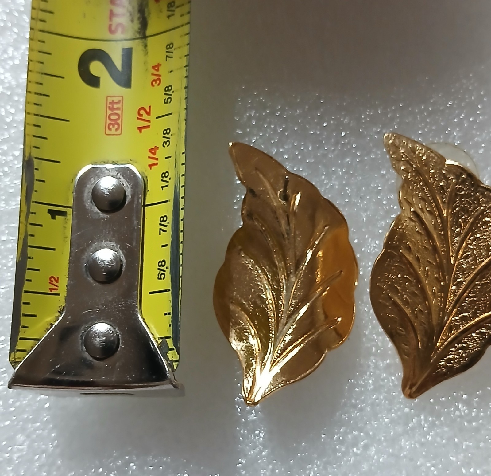 Gold Tone Leaf Stud Earrings Butterfly Back No Stone 1 1/2 in