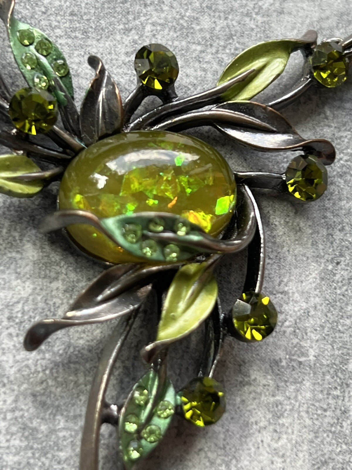Iridescent Foiled Green Faux Opal & Rhinestones Necklace & Earrings Set Stunning