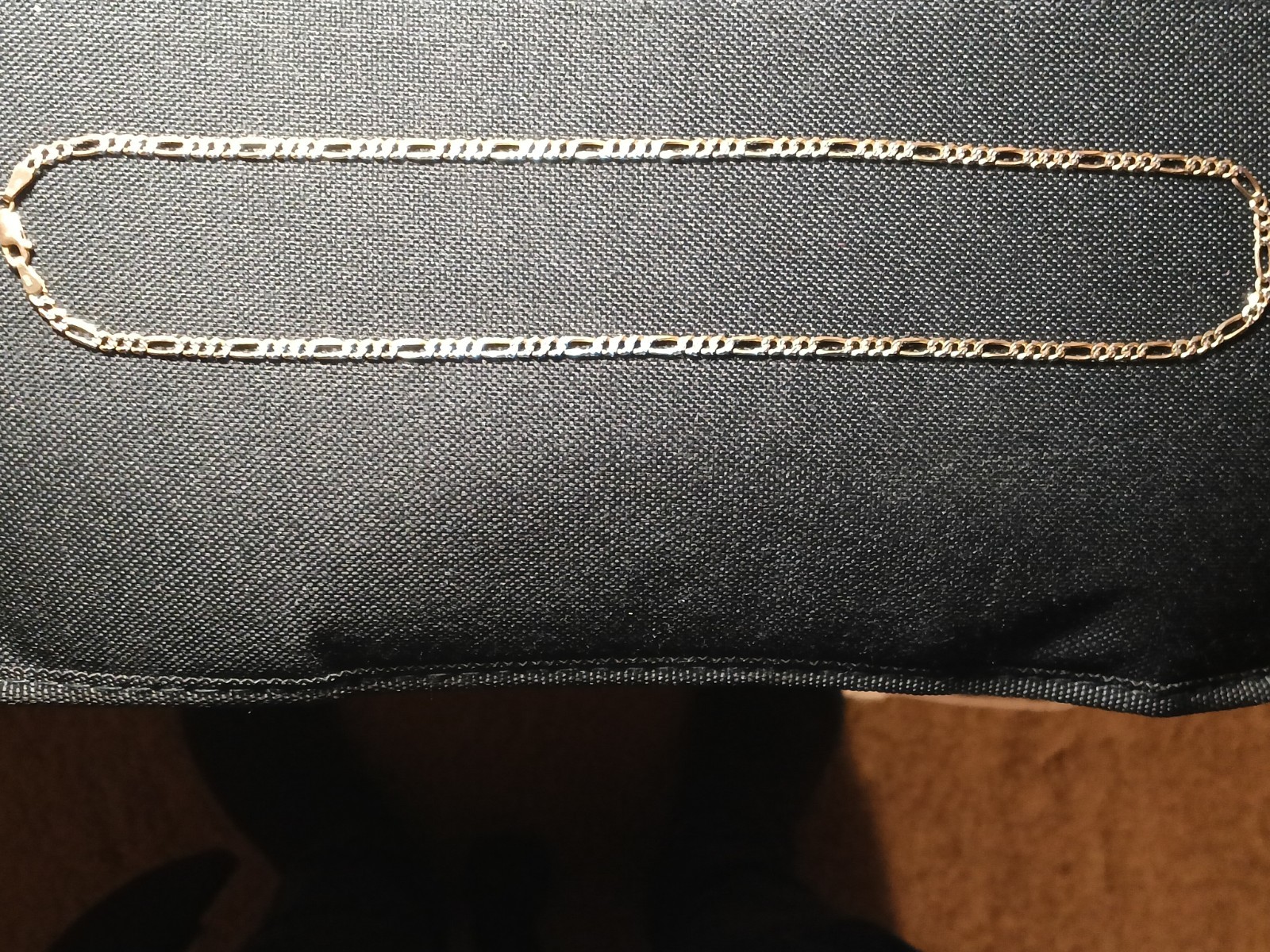 Gold Tone Metal Figaro Chain Necklace, No Main/Secondary Stone, 0 Gemstones